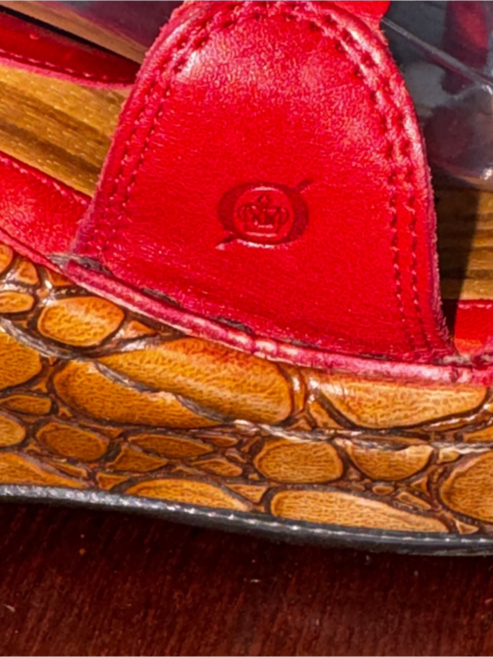 Born Savannah Red Leather Ankle Strap Wedge Sandals Boho Croc Embossed Sz 10 - Picture 7 of 12